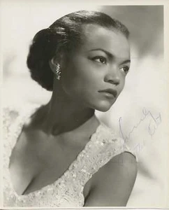 Kitt, Eartha. (1927-2008)Signed Photograph - Picture 1 of 1