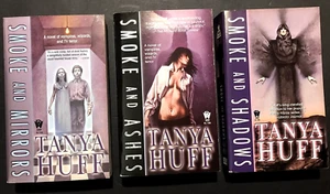 Smoke and Shadows Mirrors Ashes Tanya Huff Trilogy Lot Vampires Wizards Terror - Imagen 1 de 4