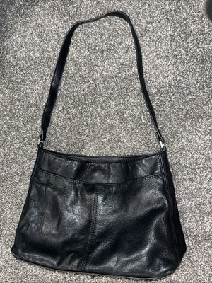 Cartera de mano de cuero negra St. John's Bay Foto 1 de 4