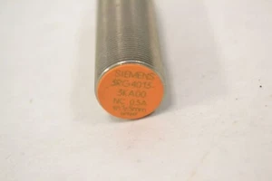 NEW SIEMENS 3RG4013-3KA00 INDUCTIVE PROXIMITY 5MM SENSOR - Bild 1 von 3