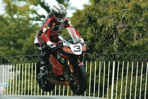 John McGuinness handsigniert 12x8" Foto TT Isle of Man Autogramm AI - Bild 1 von 1