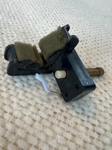 Vintage Shoot Through Flipper Rest - Picture 1 of 4