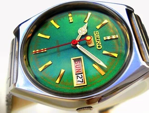 1970's "Vintage Japan" "SEIKO 5. Automatic Green Classic Day Date Men's Watch...