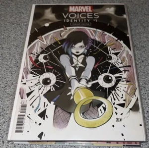MARVELS VOICES IDENTITÄT #1 (-9.8) PFIRSICH MOMOKO VARIANTE/2023 Marvel Comics - Bild 1 von 1