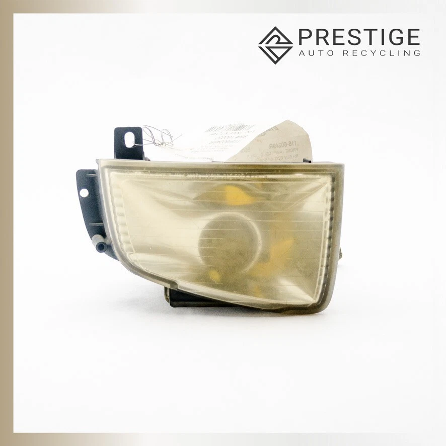 1997-2000 INFINITI QX4 Fog Light Fog Lamp Front Right 261501W325 OEM - Image 1 of 4