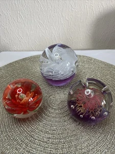 Set of 3 Vintage Art Glass Paperweights – Floral Murano Style Controlled Bubbles - Picture 1 of 7
