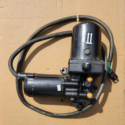 Bomba hidráulica de inclinación y ajuste OMC Cobra Stern Drive 912018, 983942, 861017 Foto 1 de 4