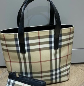 small burberry handbolsa