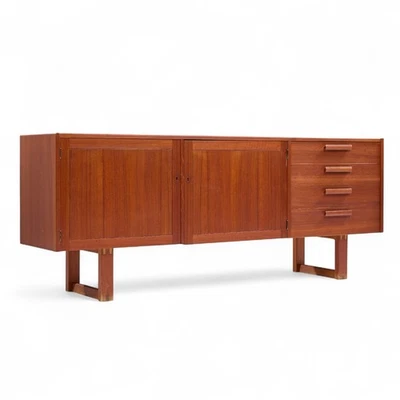 Nils Jonsson para Troeds Domi Monté Mid Century Teca Sueca Credenza Foto 1 de 4