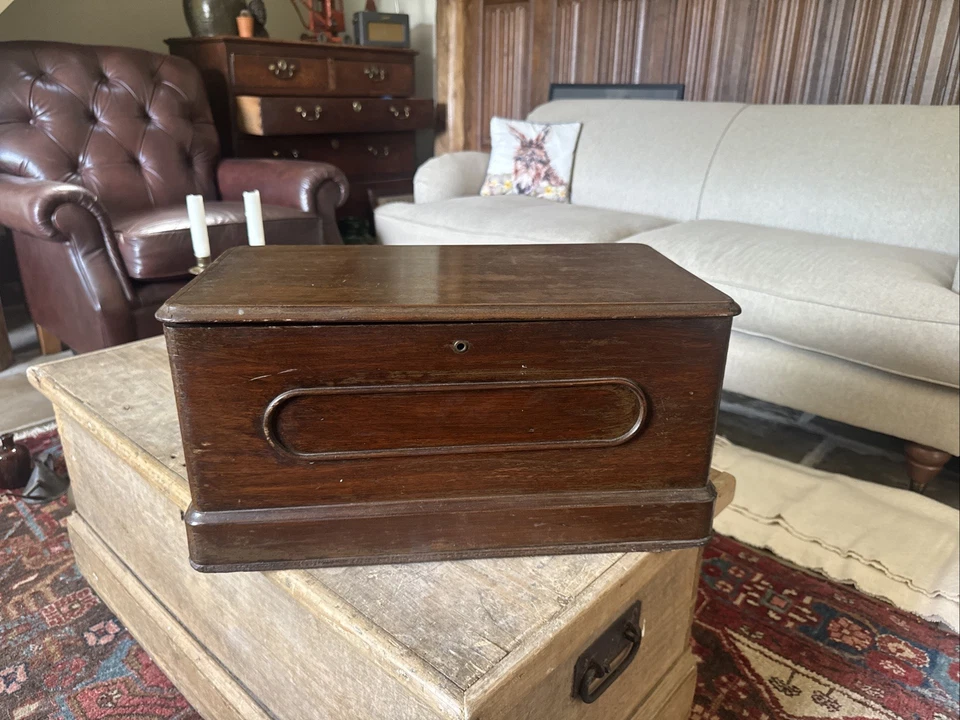 Antigua caja de madera vintage cofre tesoro baúl almacenamiento estilo Art Deco manta Foto 1 de 4