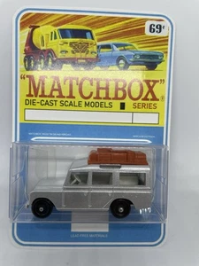 Vintage Lesney Matchbox 12 Custom Land Rover Silver Regular Wheels Blister Pack. - Picture 1 of 5