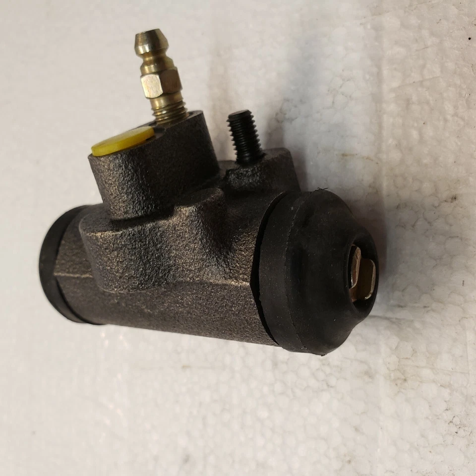 MIDAS WHEEL CYLINDER WC1415, AUTOZONE AZ33924 - Image 1 of 4