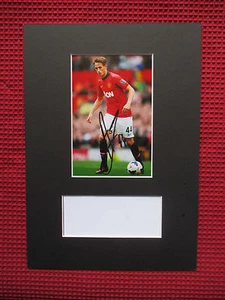 MANCHESTER UNITED ADNAN JANUZAJ HAND SIGNED A4 MOUNTED PHOTO DISPLAY - AFTAL COA - Picture 1 of 4