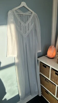 Christian Dior Vintage Frosty Blue 1960’s Lace Night Gown - Size Medium ✨ — 第 1/4 张图片