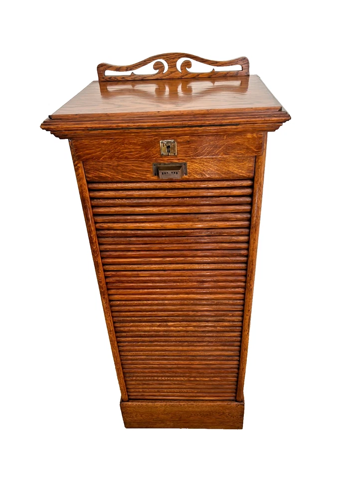 Antiguo gabinete de música con cerradura puerta enrollable, estantes extraíbles, tapa de podio Foto 1 de 4