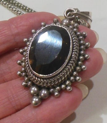 Juego de collar y pendientes colgantes de topacio facetado de plata de ley Suarti Indonesia Foto 1 de 4