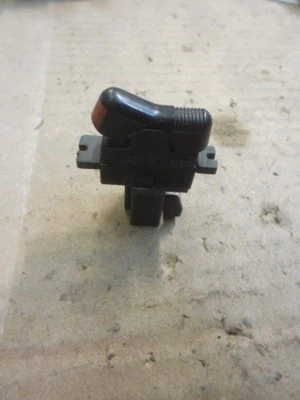 1992 - 1993 Buick Lesabre Window Lock Out Switch 25558088  - Image 1 of 3