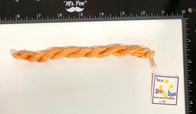 Tintes Dinky #48 Melocotón 100% Seda Hilo de Bordar 8 Mtrs Punto de Cruz Foto 1 de 2