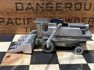 1/43 SCALE Spec Cast-INTERNATIONAL MODEL 1680 AXIAL-FLOW COMBINE - Picture 1 of 8