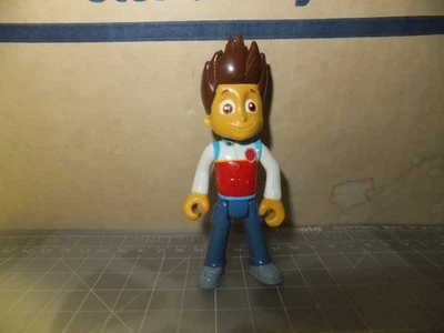Boneco de ação Paw Patrol Classic Ryder 3,5” de altura raro posável brinquedo topo de bolo  - Imagem 1 de 4