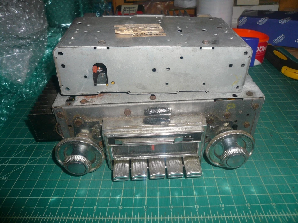 Oldsmobile Cutlass 442 1970 1971 1972 radio AM/FM con perillas 7312303 03AFM2 - OEM Foto 1 de 4