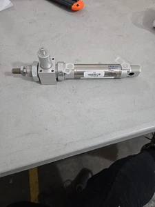 FESTO ZYLINDER DSNU-25-50-PPV-A-KP NEU - Bild 1 von 4