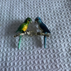 2 spille pappagallo pappagallo spille vintage smaltate 1-1/2" - Foto 1 di 4