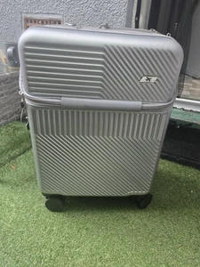 Travel Suitcase Carry Luggege With Charger - Picture 1 of 7