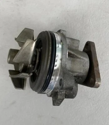 Bomba de agua Ford Focus ST 2013 Foto 1 de 4