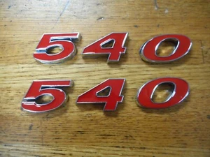 GM FORD MOPAR 540 STROKER ENGINE ID FENDER HOOD SCOOP QUARTER EMBLEMS - RED - Bild 1 von 1
