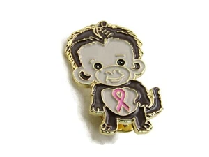 Pin de cinta rosa y mono marrón bebé tono dorado - Imagen 1 de 4