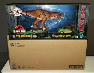 Transformers Collaborative Jurassic Park Mash-Up Tyrannocon Rex & Autobot JP93 - Picture 1 of 3