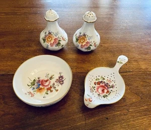 Vintage Royal Crown Derby England "Derby Posies" 4 Set Salt & Pepper Shaker, Etc - Picture 1 of 12