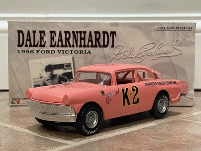 Ford Victoria 1956 Dale Earnhardt K2 K-2 todo rosa primer coche NASCAR acción 1/24 Foto 1 de 4