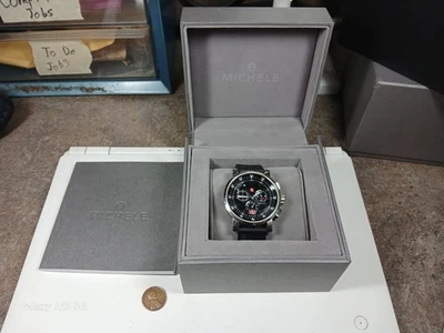 Reloj cronógrafo de cuarzo Michele esfera negra para hombre MW01K00D9002 con caja Foto 1 de 4