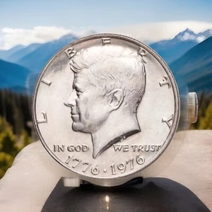 1976-P BU Kennedy Bicentennial Half Dollar 50 Cent Coin FREE S&H W/Tracking 501 - Picture 1 of 5
