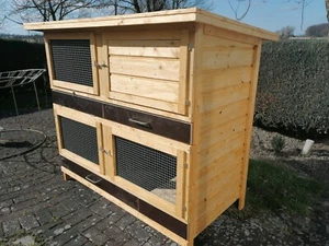 Kaninchenstall mit 2 Ebenen aus Holz - Bild 1 von 5