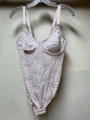 Body Bali Lace N’Smooth Body Briefer 8L10 Talla 40B Una Pieza Beige Rosa Foto 1 de 4