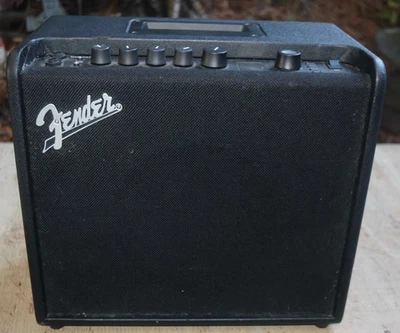 Fender Mustang LT25 Electric Guitar Amplifier, 25W, 8'' Speaker Combo - Image 1 of 4