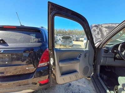 Used Front Left Door Interior Trim Panel fits: 2007 Jeep Liberty  Grade A Foto 1 de 4