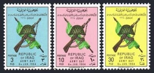 Irak 339-341, MNH, Michel 373-375. Día del Ejército-1963: Rifle, casco, bandera. x34366 - Imagen 1 de 1