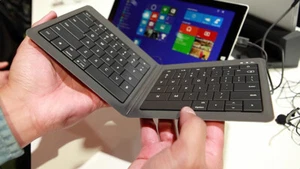 Microsoft Universal Foldable Keyboard Portable Wireless Bluetooth - Picture 1 of 5