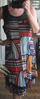 Robe CHRISTINE LAURE t 4 très extensible 44 46 48  noire et motifs colorés - Photo 1/4