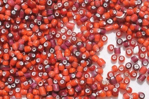 9/0 Old Time Vintage Vene. Weißes Herz rot mit hellen Rose Rocailles Schmuck/1oz - Bild 1 von 2
