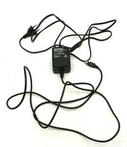 Behringer VAMPEU Netzteil für Musikinstrumente  /PV44 - Picture 1 of 5