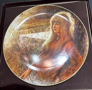A DAY TO REMEMBER Teller von Tom Heflin Fairmont China Teller Nr. 585 Nagelneu - Bild 1 von 5