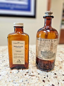 Vintage medicine bottles with labels - Picture 1 of 3