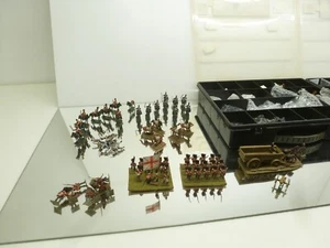 2 PLASTIC BOXES with MILITARY FIGURES + ACCESSORIES several sizes - GOOD IN BOX - Imagen 1 de 12