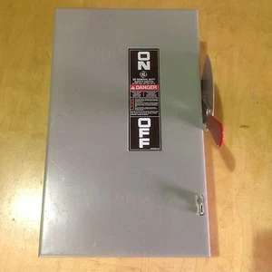 GE TG3222 60 AMP 240 VOLT FUSIBILE 2 POLI SEZIONATORE - Foto 1 di 4