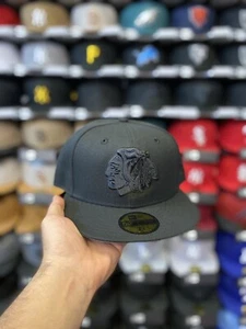 New Era Chicago Blackhawks Black On Black 59fifty Fitted Hat (Sz 7 3/8) - Picture 1 of 5